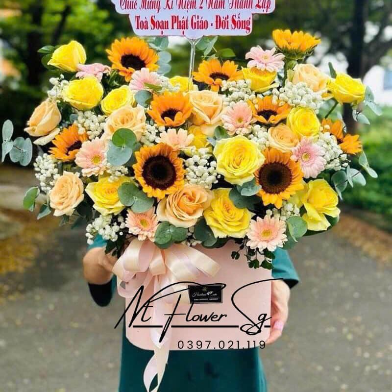 Giỏ Hoa Tươi Hướng Dương Mix  GH12